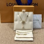Brand‑New LV Floral Necklace 2025 Receipt