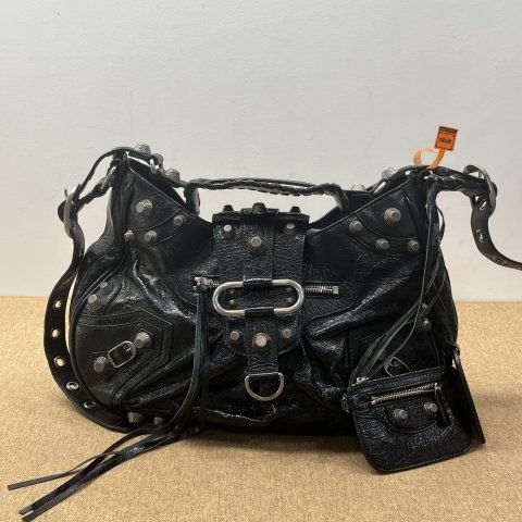 98% New Balenciaga Classic City Black Shoulder Bag