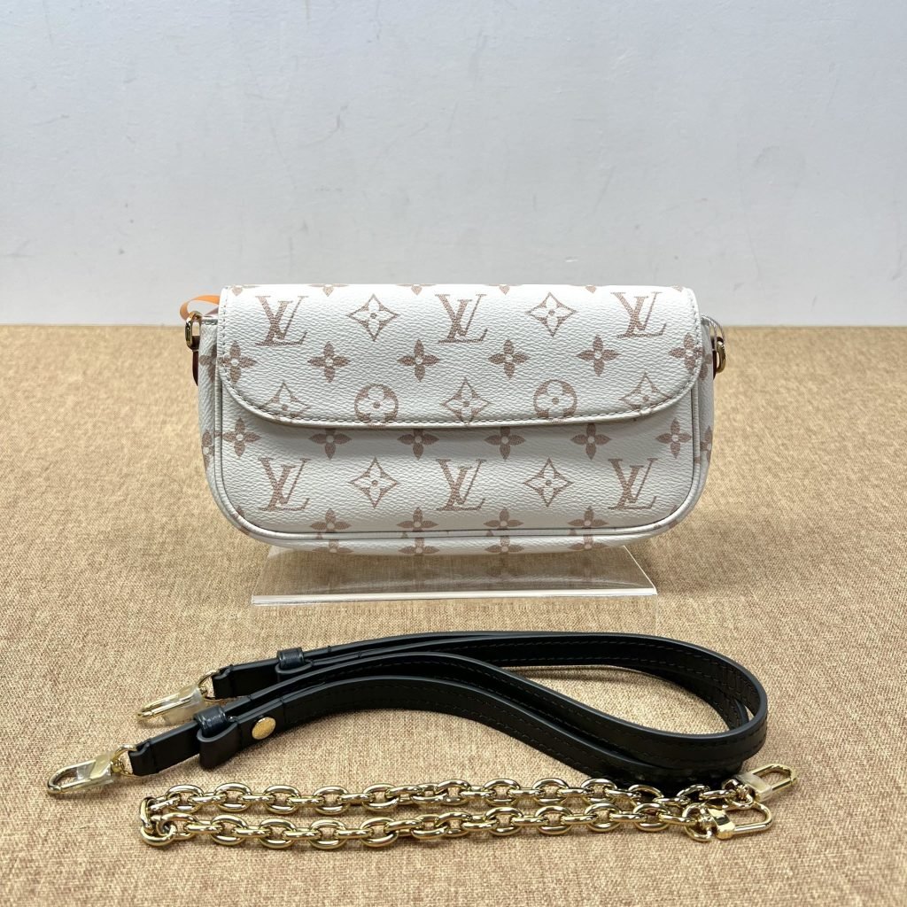 99% New Louis Vuitton Ivy, Dune, Shoulder Bag