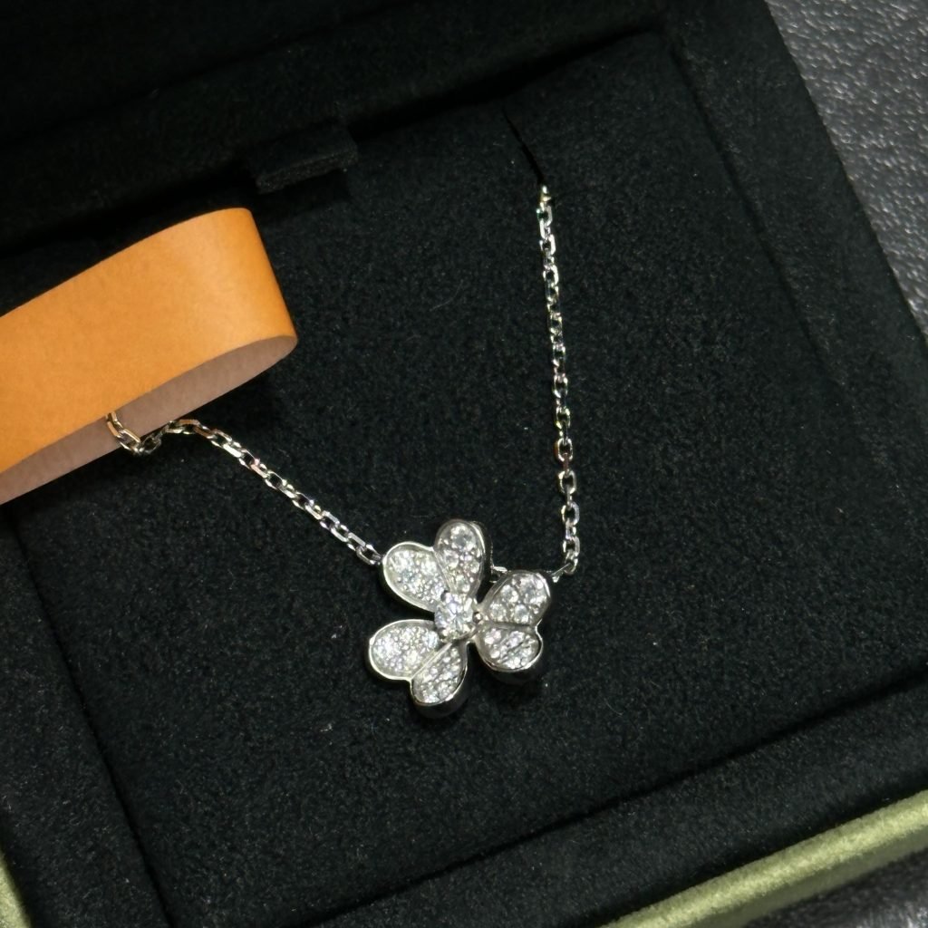 99% New VCA Frivole Mini Diamond Necklace