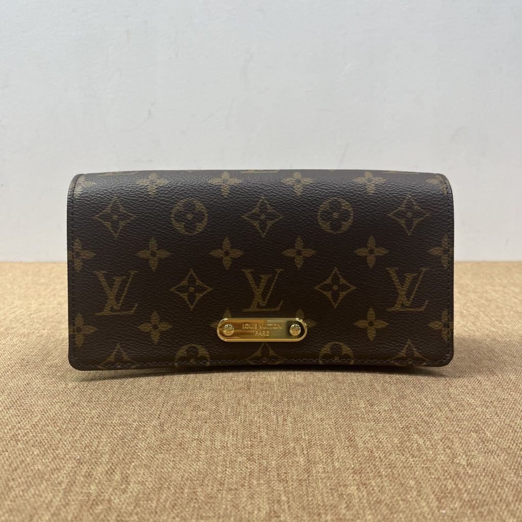99% New LV Lily WOC, Monogram, Chip Version
