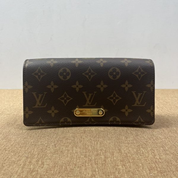 99% New LV Lily WOC, Monogram, Chip Version