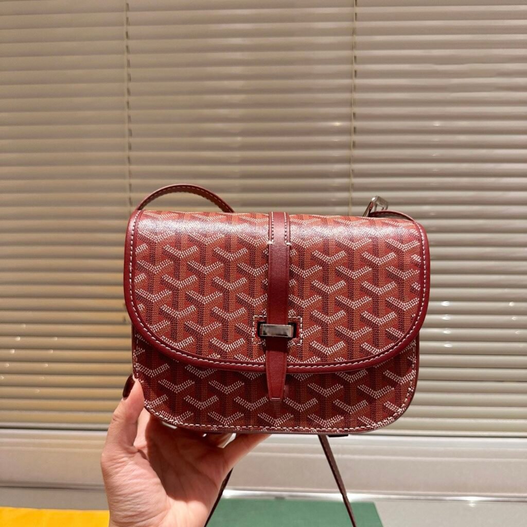 Chevron Print Saddle Crossbody Bag